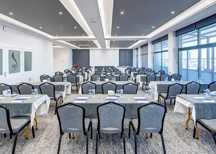 科尼亚贝拉酒店 4*