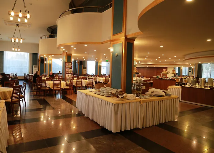 科尼亚贝拉酒店 酒店 4*